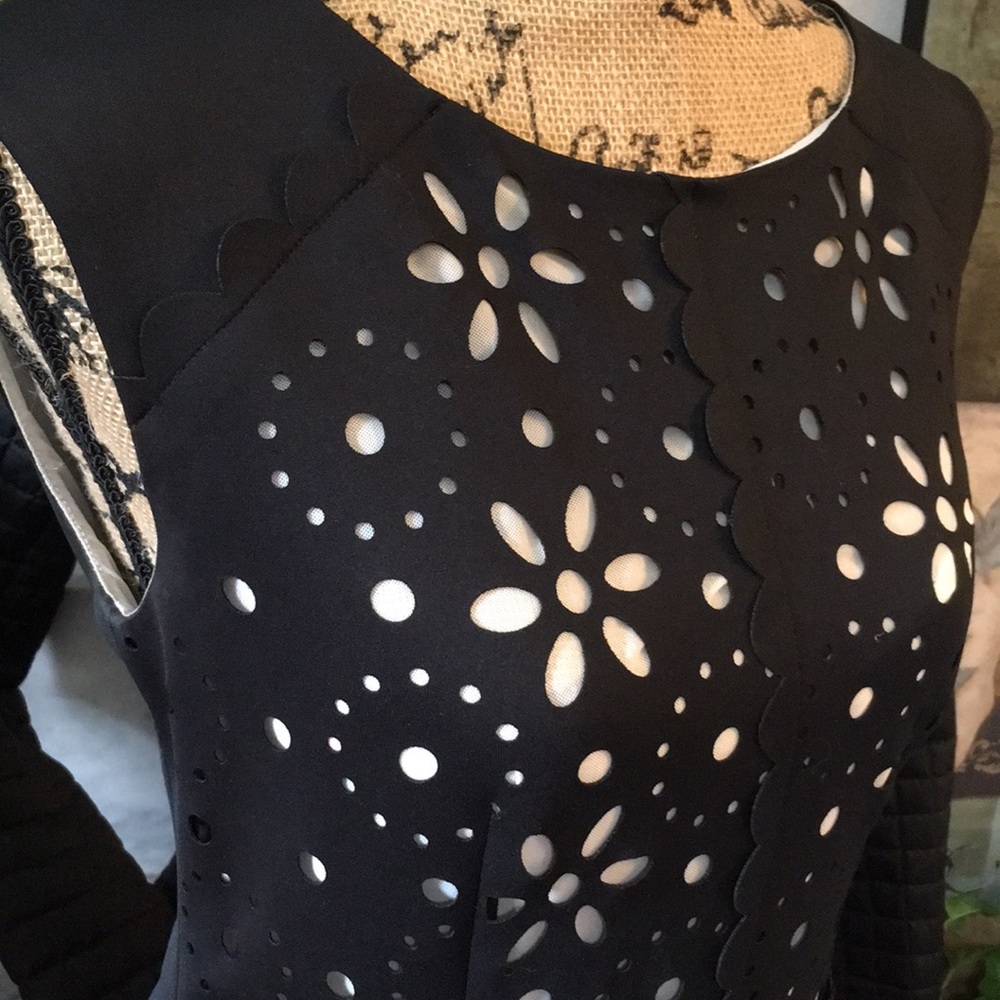 Betsey Johnson Black Laser Cut Ivory Lined Shift 8 - Picture 4 of 8